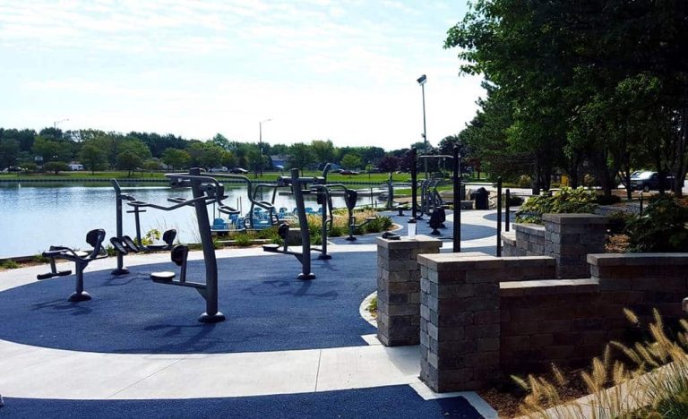 OUTDOOR GYMS - PUBLIC PARKS